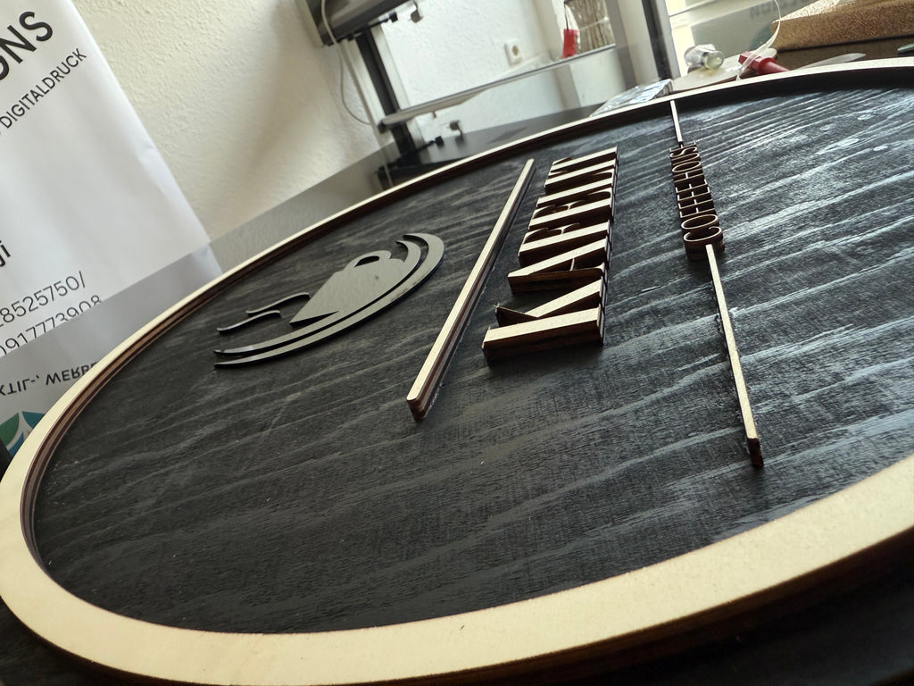 3D Holzschild mit Logo | Personalisiertes Wandschild