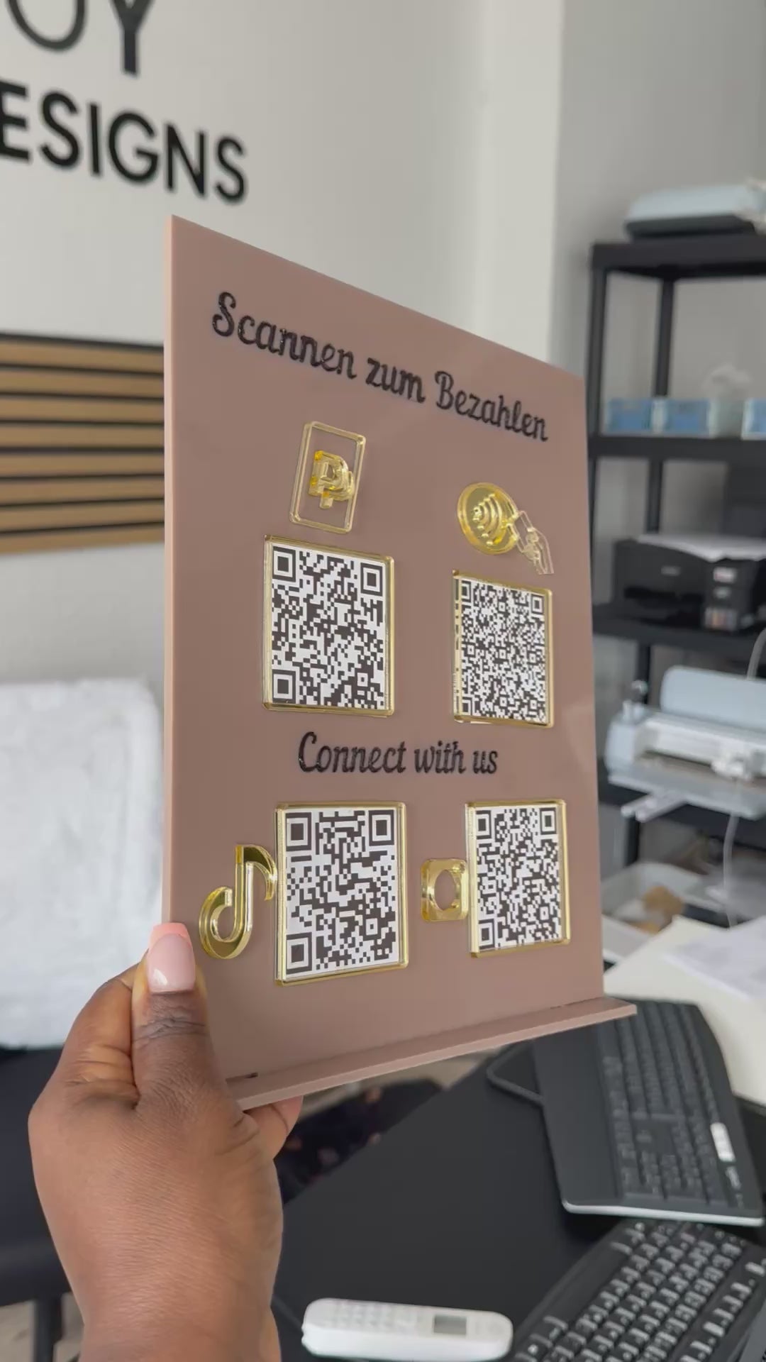 Individuelles QR-Code-Schild aus Acryl – Bewertung, Buchung, Instagram – Geschäftsthekenanzeige